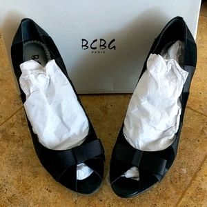 BCBG Women's Black Satin and Suede Wedges size 10